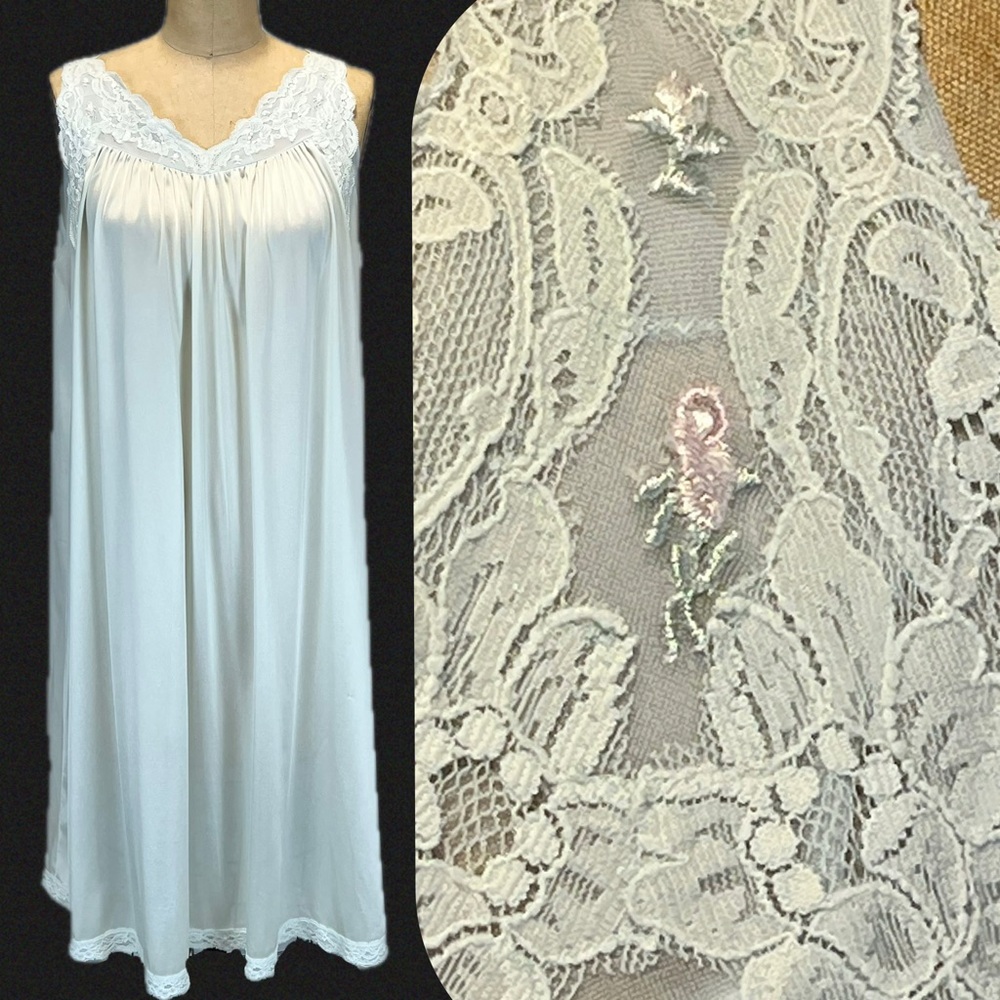 VINTAGE nylon silky floral lace‎ nightgown icy pastel blue sleeveless lingerie